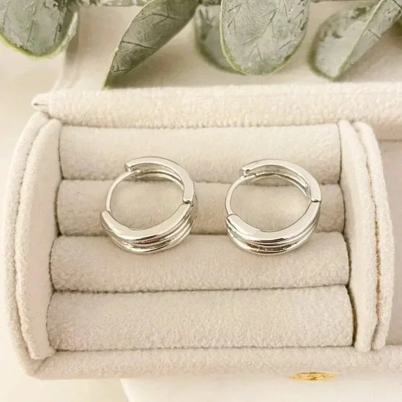 925 Sterling Silver Chunky Huggie Earrings Small Hoop Earrings Huggie Hoops - Picture 3 of 6
